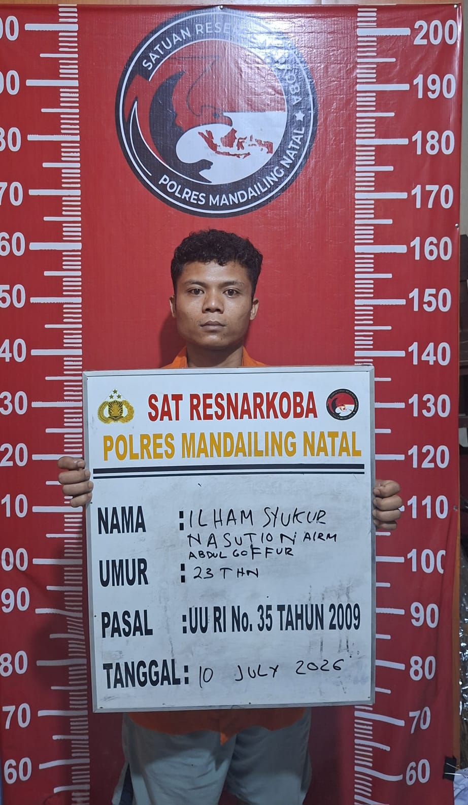 Satres Narkoba Polres Mandailing Natal Amankan Seorang Kurir Sabu, Sempat Dihadang Massa Saat Penangkapan